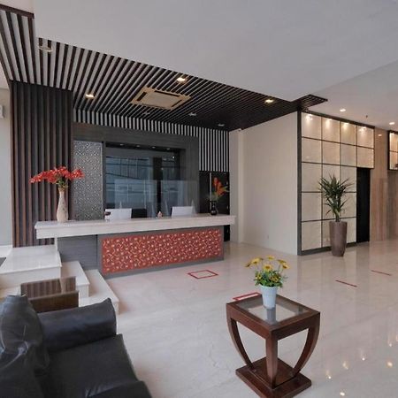 All Nite & Day Hotel Yogyakarta - Gejayan Екстер'єр фото