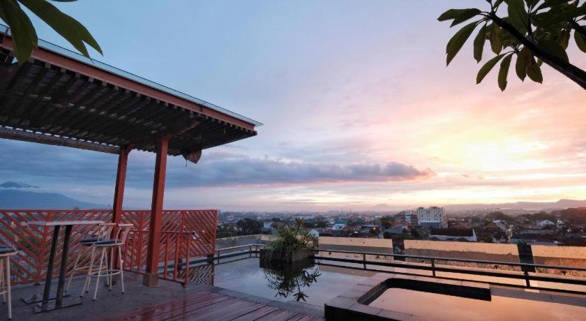 All Nite & Day Hotel Yogyakarta - Gejayan Екстер'єр фото